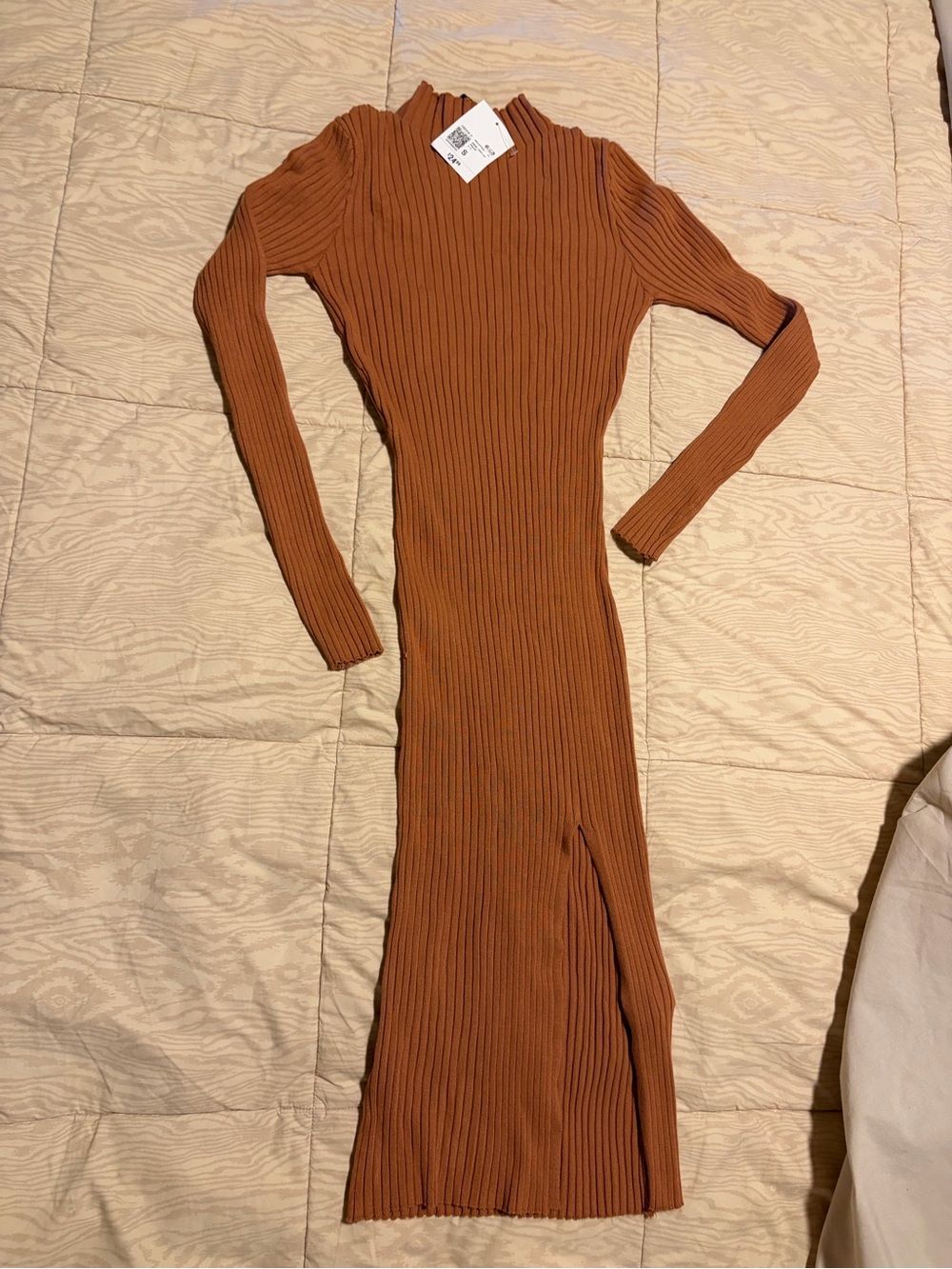 Forever 21 Ribbed Long-Sleeve Midi Dress in Rust